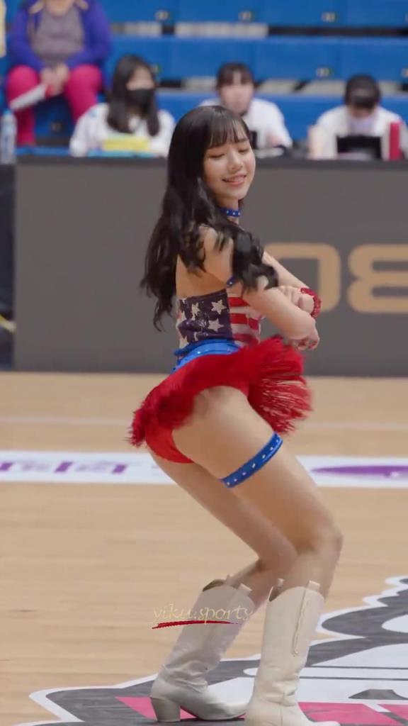 最好的啦啦隊小姐姐！自信，健康充滿活力！